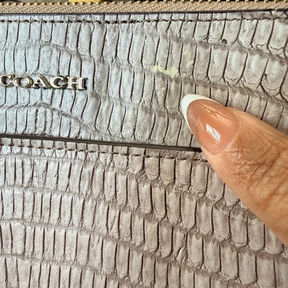 Coach Cream lizard Embossed Crossbody Bag - Picture 4 of 7